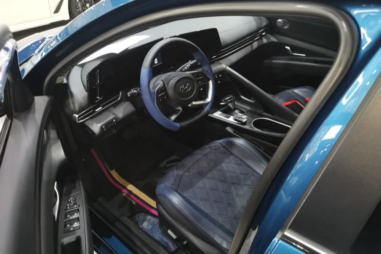 Used Hyundai Elantra 2021 1.5L CVT LUX Prestige Edition
