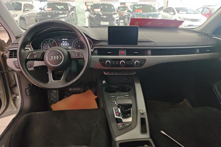 Used Audi A4L 2017 Plus 40 TFSI Ambition Model
