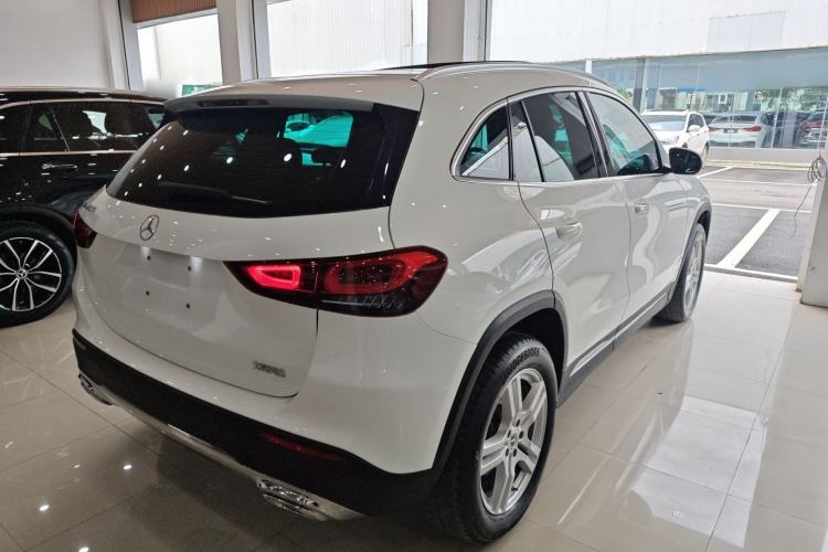 Used Mercedes-Benz GLA 2023 GLA 200 Rear Right 45 Deg