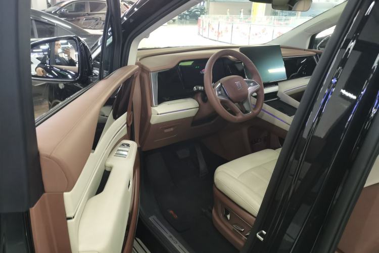 Used BYD Xia 2025 DM-i 1.5T 180km Beyond Edition Driver Seat