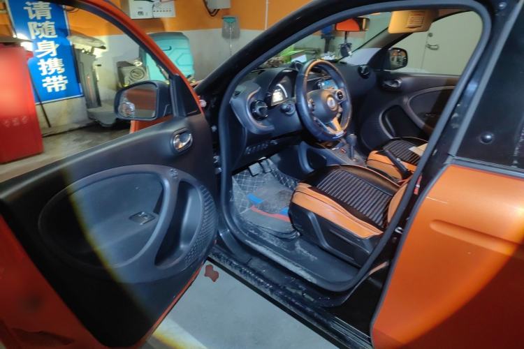 Used smart forfour 2018 1.0L 52kW Passion Edition Driver Seat