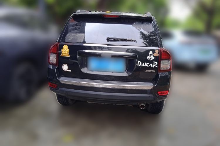 Used Jeep Compass 2014 2.4L four-wheel drive luxury version Rear