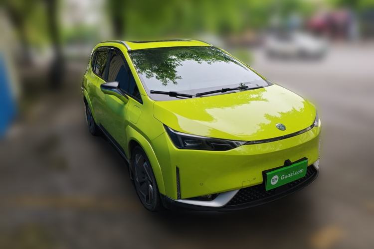 Used Hycan Z03 2022 510 km Range Trendy Cool Version 160 kW 61.13 kWh Front Right 45 Deg