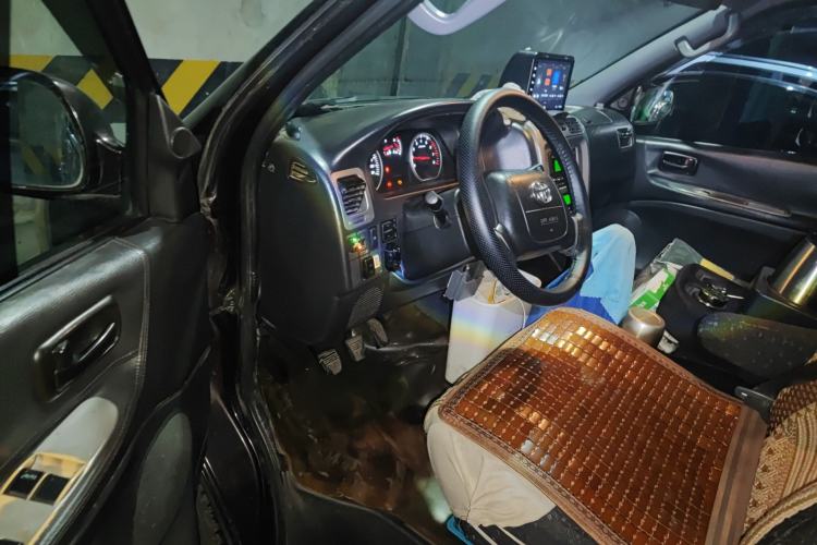 Used Jinbei Grace 2010 2.4L 3rd Generation Zunling Standard Version 9 Seats 9 Seats 4RB2 Driver Seat