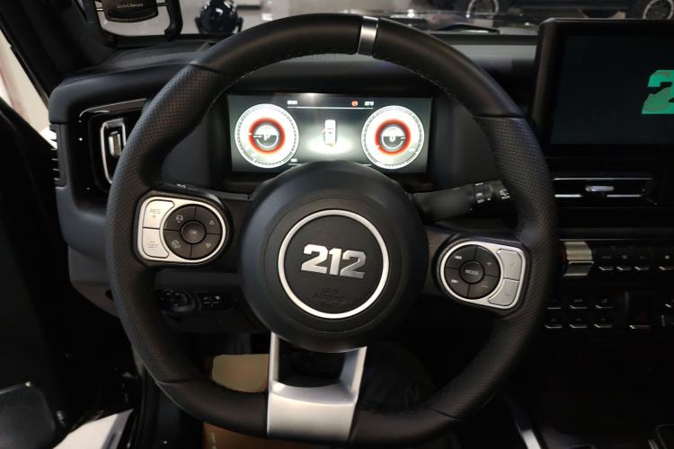Used 212 T01 2025 2.0T Changfeng
