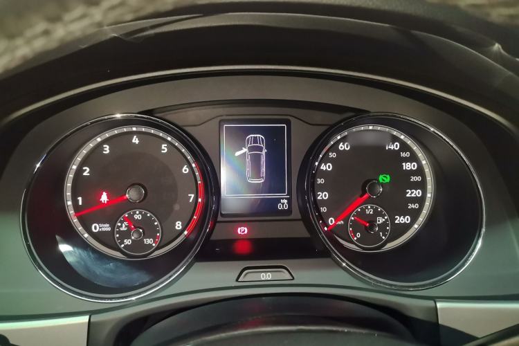 Used Volkswagen Teramont 2017 530 V6 Four-Wheel Drive Luxury Edition Instrument Cluster