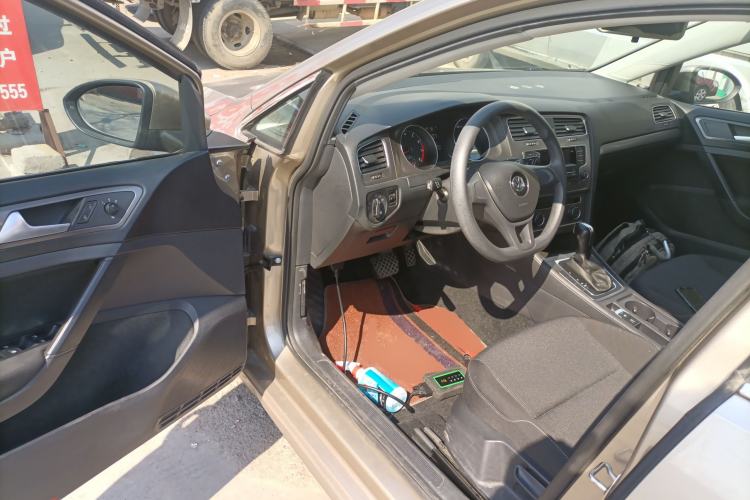 Used Volkswagen Golf 2016 1.6L Automatic Fashion Model