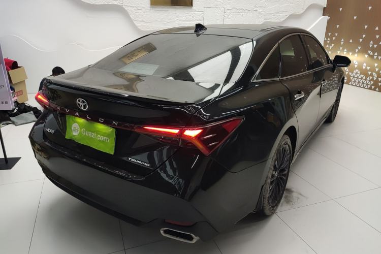 Used Toyota Avalon 2019 2.5L Touring Premium Version China VI Standard Right Rear Taillight