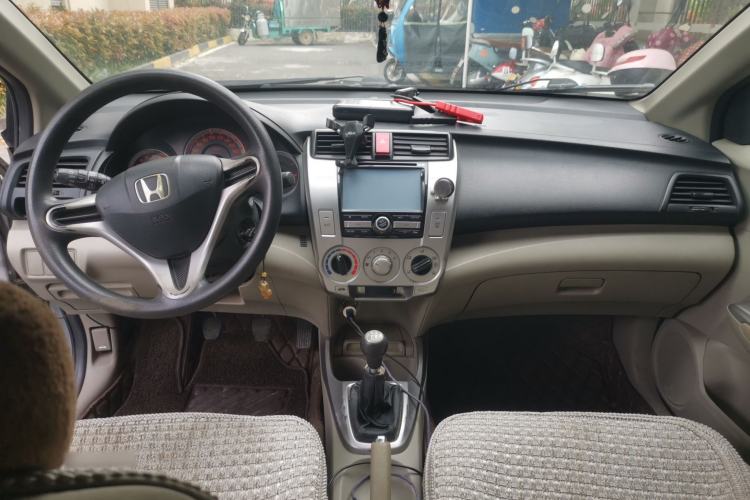 Used Honda City Classic 2011 1.5L Manual Elite Edition Center Console