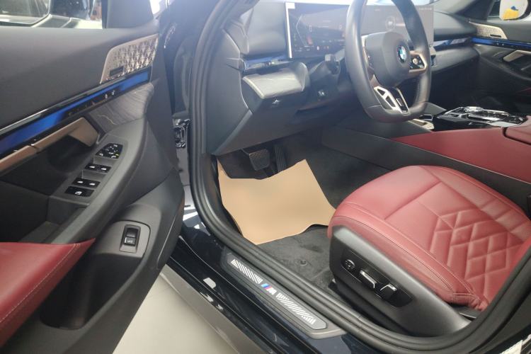 Used BMW 5 Series 2025 530Li Luxury Edition M Sport Package
