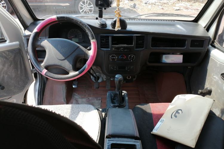 Used Wuling Zhiguang 2020 1.2L Practical Model China VI LSI Center Console
