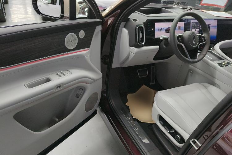 Used Hima AITO M9 2025 Pure Electric Ultra Version 100 kWh 6-Seater Model Driver Seat