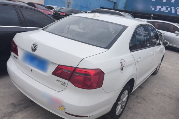 Used Volkswagen Jetta 2015 Value Edition 1.6L Manual Fashionable Style
