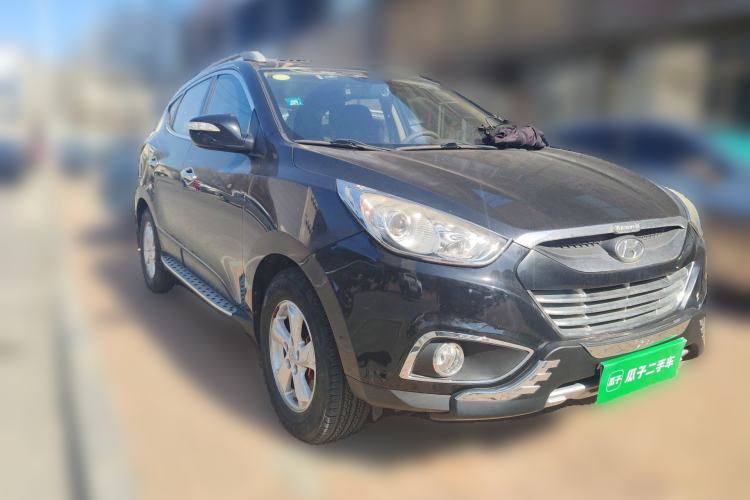 Used Hyundai ix35 2010 2.0L Automatic Two-Wheel Drive New Edition GL Front Right 45 Deg