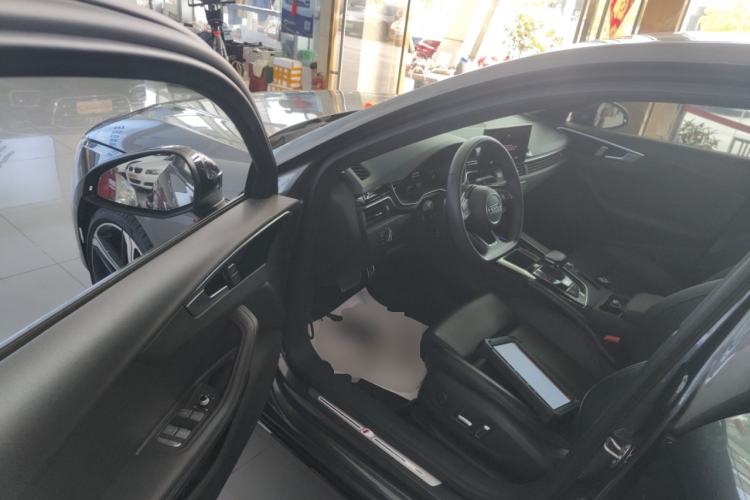 Used Audi A4L 2024 40 TFSI Luxury Dynamic Edition Driver Seat