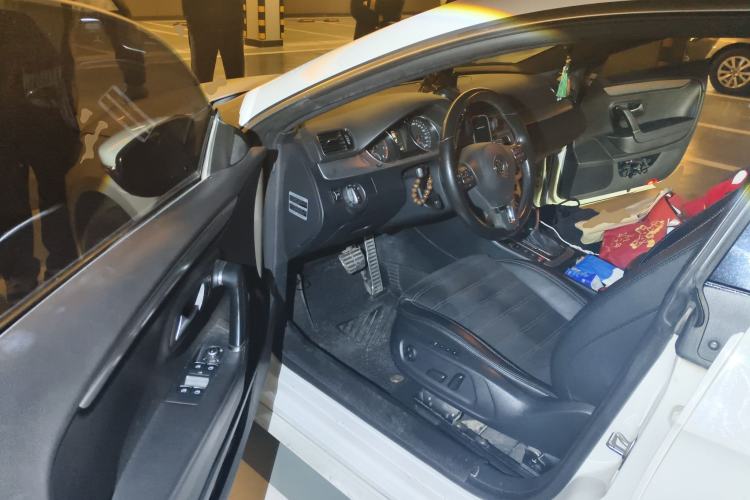 Used Volkswagen FAW-Volkswagen CC 2015 2.0 TSI Luxury Model
