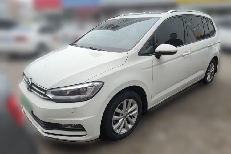 Used Volkswagen Touran 2016 Volkswagen Touran L 280TSI DSG Comfort Edition Front Left 45 Deg