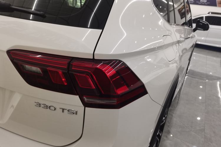 Used Volkswagen Tiguan L 2021 330TSI Automatic Two-Wheel Drive R-Line Enhanced Edition Right Rear Taillight