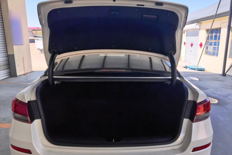 Used Kia K5 2019 Pro 1.6T Automatic Luxury Edition China VI Standard