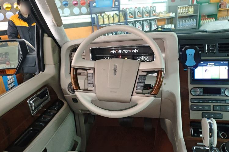 Used Lincoln Navigator 