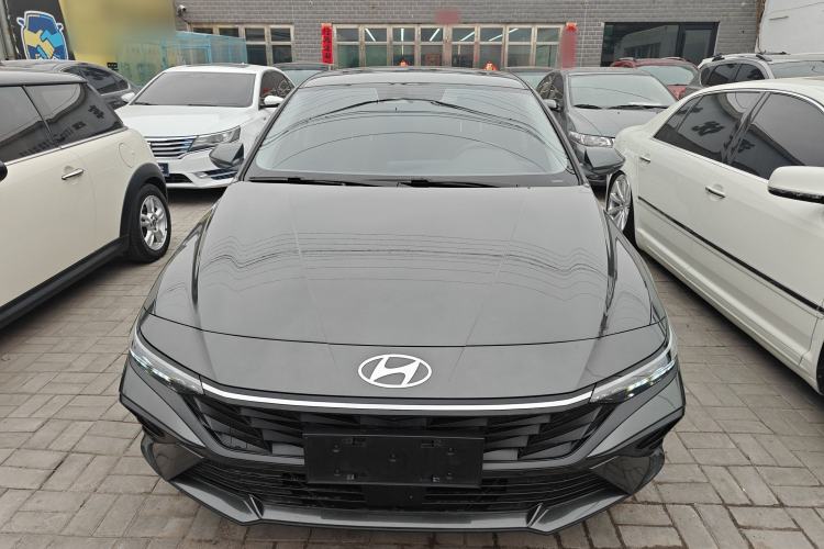 Used Hyundai Elantra 2023 1.5L CVT LUX Prestige Edition
