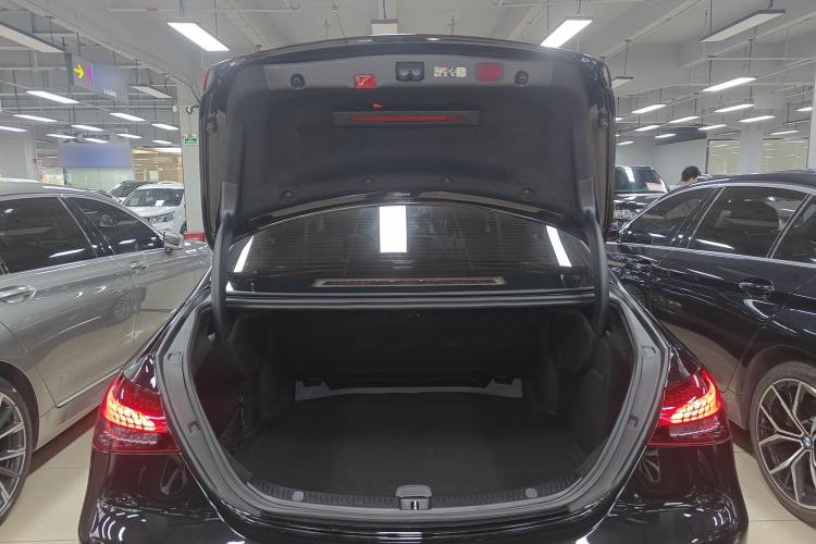 Used Mercedes-Benz E-Class 2023 Updated E 300 L Fashion Edition
