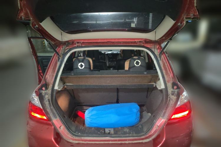 Used Venucia R50 2015 1.6L Manual Fashion Edition Trunk