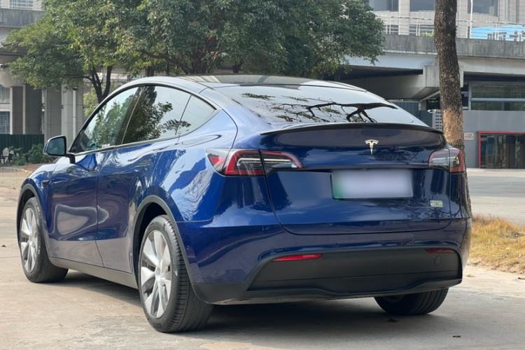 Used Tesla Model Y 2021 Long-Range All-Wheel-Drive Version
