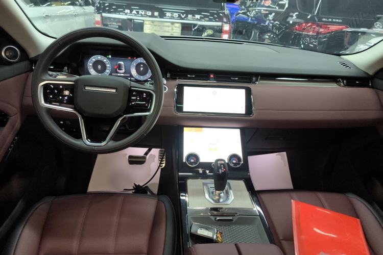 Used Land Rover Range Evoque 2023 Aurora L 249 PS Luxury Edition Center Console