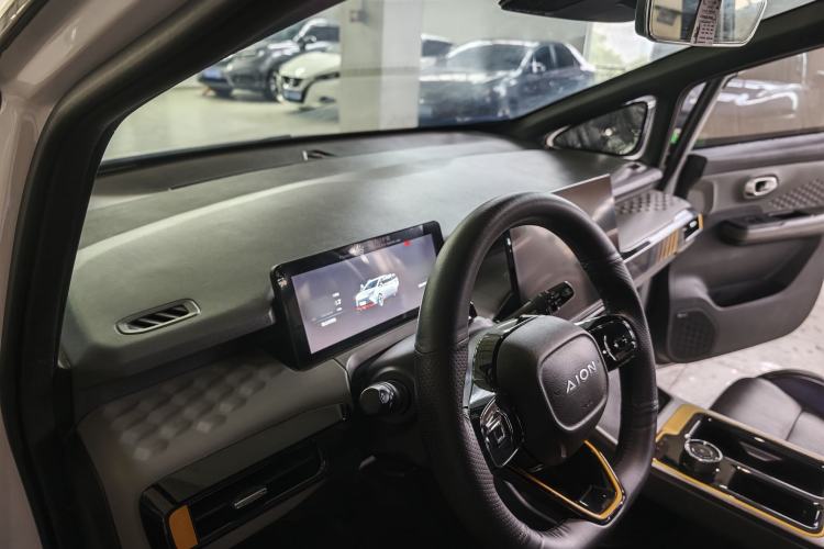 Used AION Y 2021 70 Enjoyment Tech Edition Interior 3