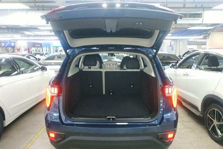 Used Lynk & Co 01 2017 2.0T Two-Wheel Drive Zhaopu Version Trunk