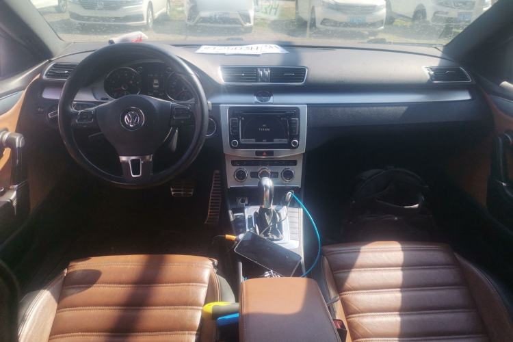 Used Volkswagen FAW-Volkswagen CC 2016 1.8TSI Luxury Model Center Console