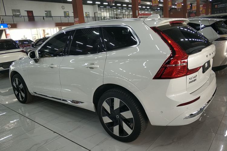 Used Volvo XC60 New Energy 2024 T8 Plug-in Hybrid Long-Range All-Wheel Drive Smart Luxury Edition
