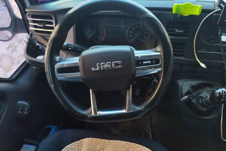 Used JMC Fushun 2022 2.0T Manual Multi-Function Passenger Vehicle Mid-Range High Roof 6-7 Seats
