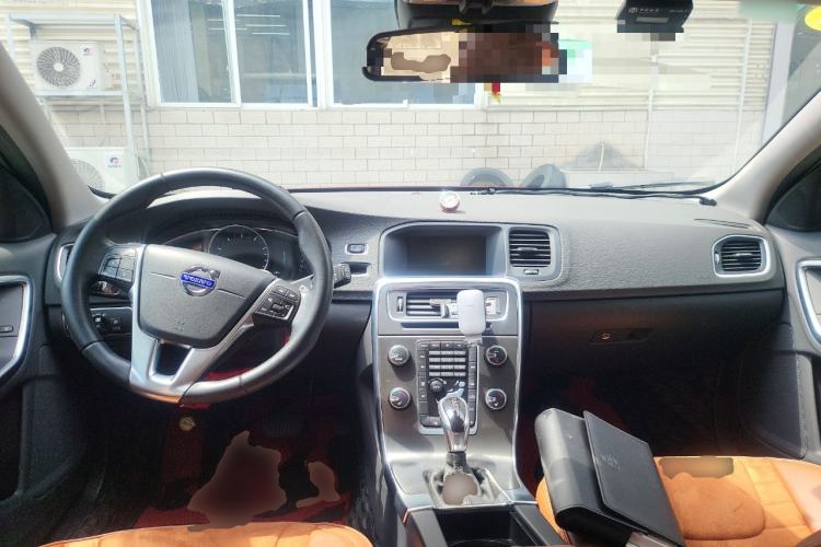 Used Volvo V60 2014 Restyled T5 Zhiya Edition Center Console