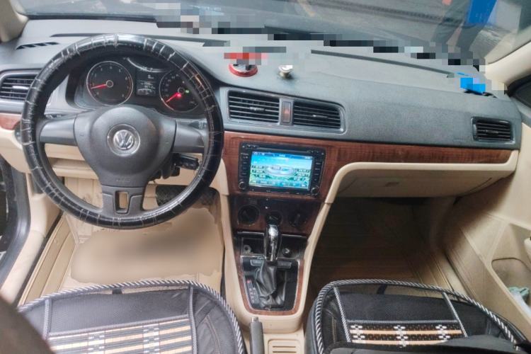 Used Volkswagen Lavida 2013 1.4TSI DSG Comfort Edition Center Console