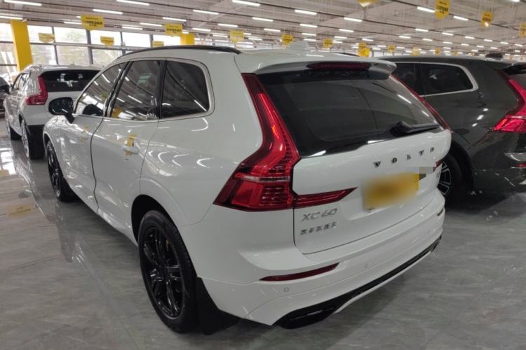Used Volvo XC60 2019 T5 4x4 Smart & Dynamic Sport Edition China VI Standard