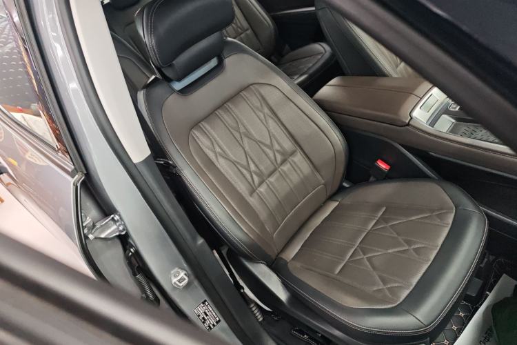 Used Ford Edge 2025 Ford Explorer L 2.0T EcoBoost E-Hybrid Four-Wheel-Drive 7-Seater Supreme Model