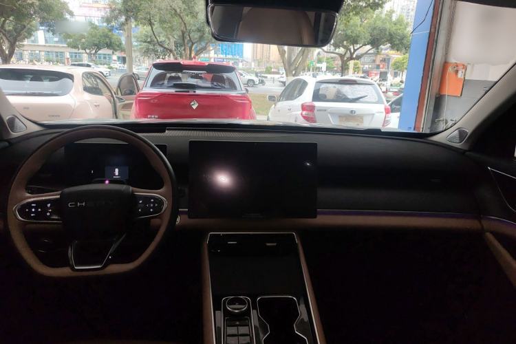 Used Chery Tiggo 8 L 2024 2.0T Two-Wheel Drive Prestige Version 5 Seats Center Console