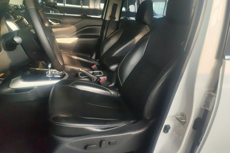 Used Nissan Navara 2021 2.5L Automatic 4x4 Premium Version QR25
