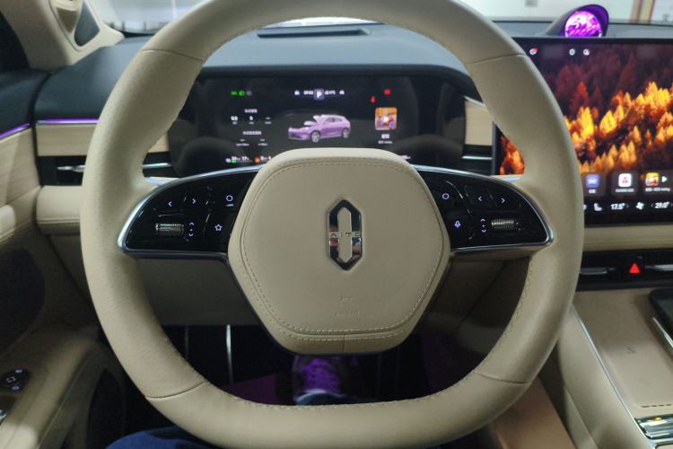 Used Hima AITO M5 2025 Extended-Range Ultra All-Wheel-Drive Version Steering Wheel