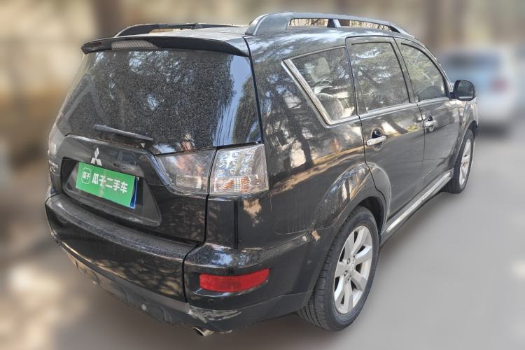 Used Mitsubishi Outlander 2012 Kicks 2.4 Fashion Navigation Edition