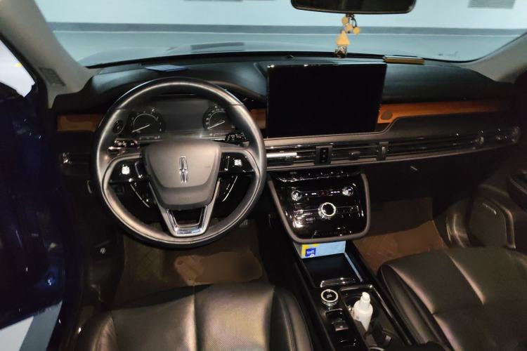 Used Lincoln Corsair 2020 2.0T Two-Wheel Drive Luxury Edition Center Console