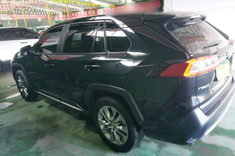 Used Toyota Wildlander 2022 2.0L CVT Two-Wheel Drive Luxury PLUS Edition
