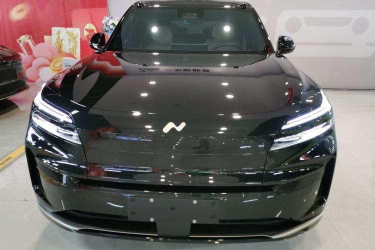 Used ONVO Luxeed L90 2025 Model—Ultra Six-Seater Version
