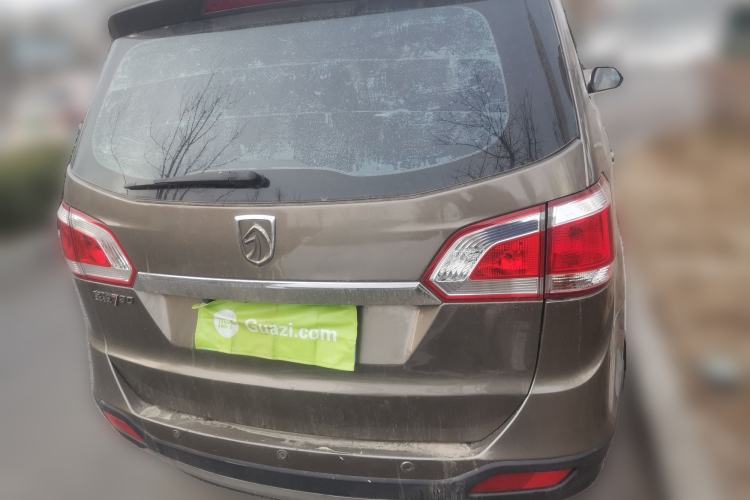 Used Baojun 730 2014 1.5L manual luxury trim 7 seats
