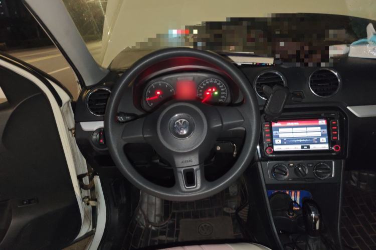 Used Volkswagen Jetta 2015 1.6L Automatic Comfort Model Steering Wheel