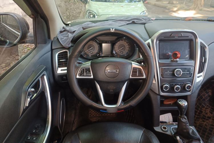 Used JMC Yuhu 3 2018 2.5T Diesel Two-Wheel Drive Advanced Version with Long Wheelbase
