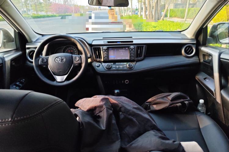 Used Toyota RAV4 2016 2.0L CVT Two-Wheel Drive Comfort Edition China V Standard
