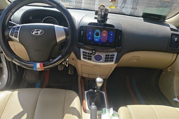 Used Hyundai Celesta 2008 1.8L MT GLS Center Console